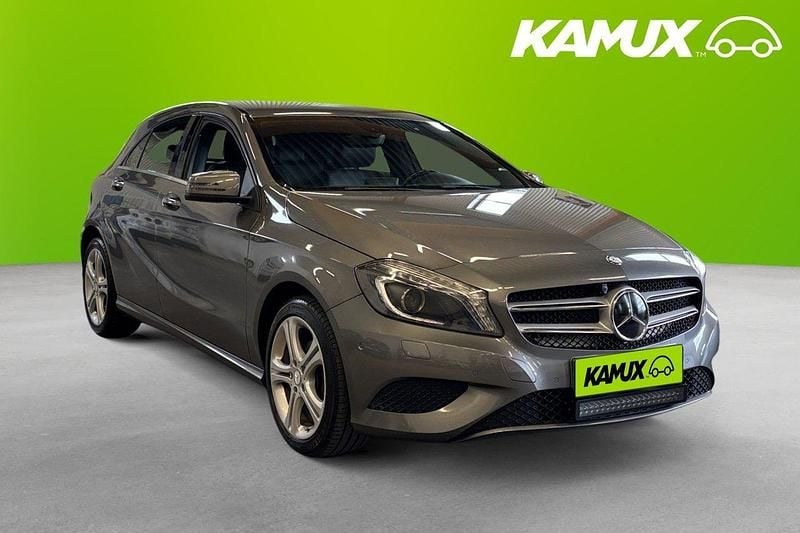 Mörkgrå (grå) Begagnad 2013 Mercedes A180 Halvkombi | 159 800 kr (Marknadspris) - Bild 1/4