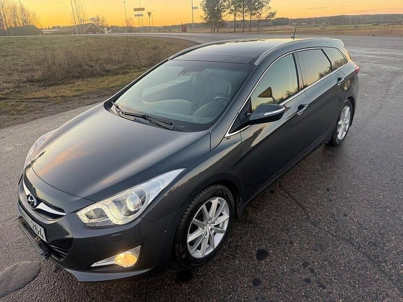 Begagnad Hyundai i40 136 HK (100 kW) 2012 Grå Kombi