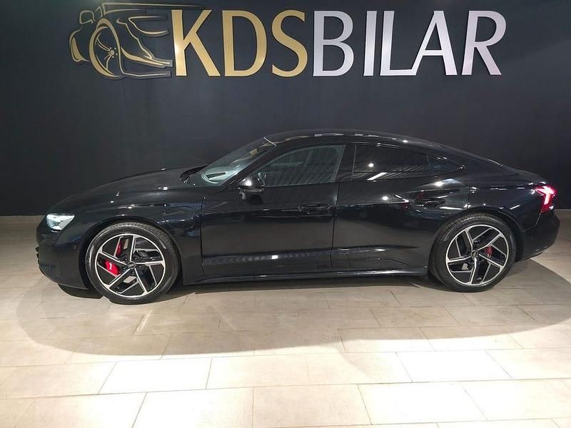 Svart Begagnad 2022 Audi e-tron GT quattro Sedan | 659 900 kr (Lite dyr) - Bild 1/4