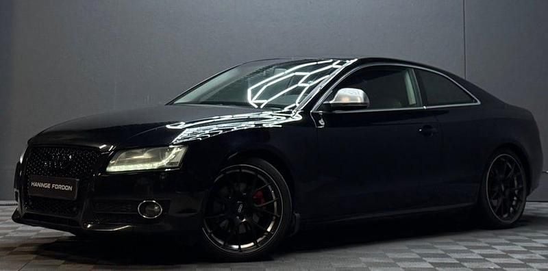Svart Begagnad 2009 Audi A5 Sport Sportkupé | 69 900 kr (Marknadspris) - Bild 1/4