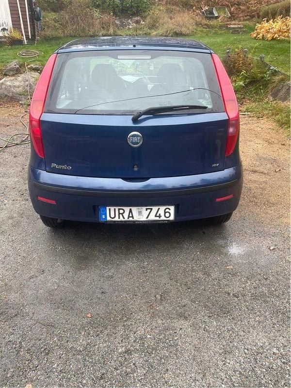 Begagnad Fiat Punto Dynamic 80 HK (58 kW) 2004 Halvkombi