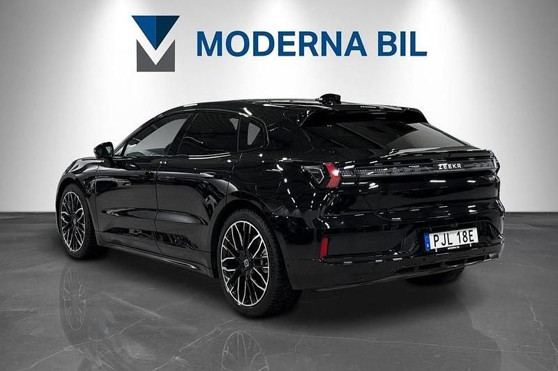 Begagnad Zeekr 001 400 kW (544 HK) 2024 Svart Halvkombi