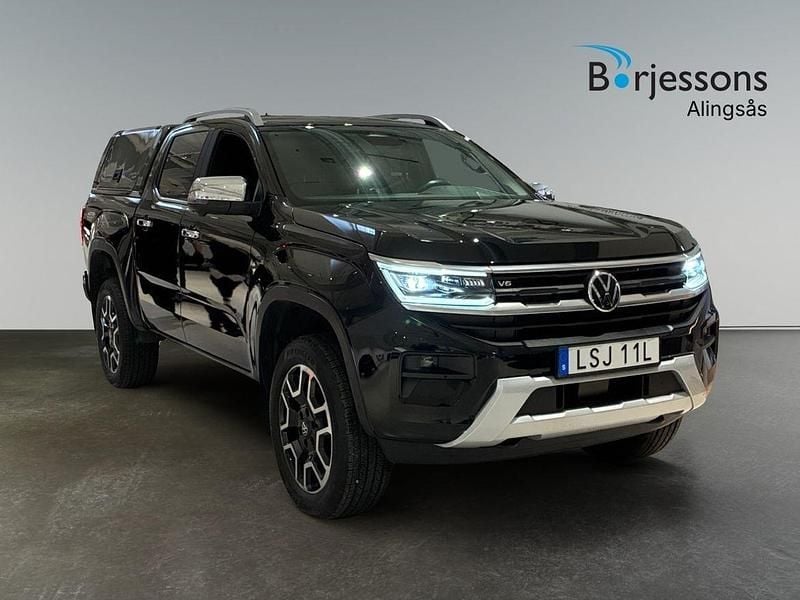 Svart Begagnad 2023 VW Amarok Style Pickup | 679 900 kr (Bra pris) - Bild 1/4