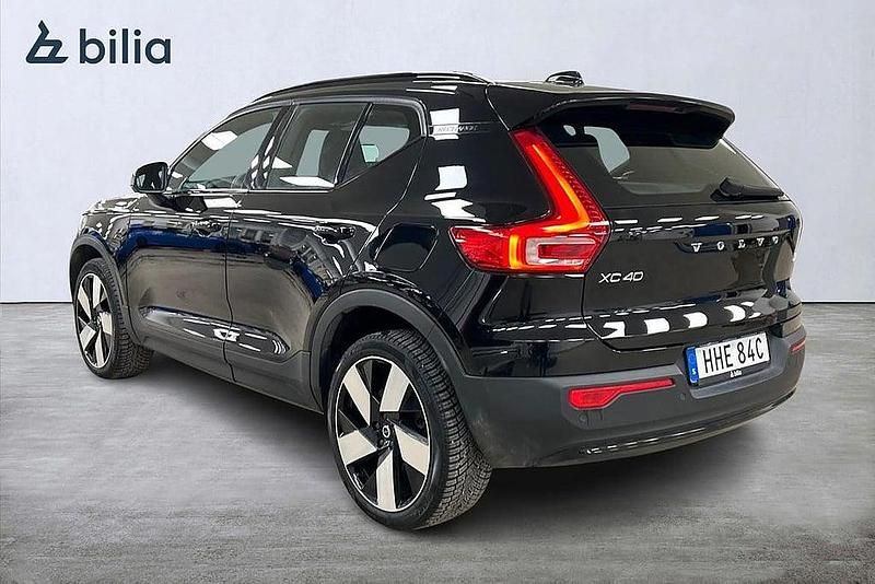 Begagnad Volvo XC40 Plus 185 kW (252 HK) 2022 Svart SUV