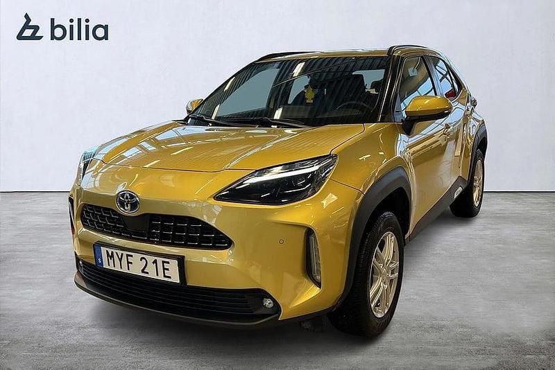 Gul Begagnad 2023 Toyota Yaris Cross Edition SUV | 299 900 kr (Marknadspris) - Bild 1/3