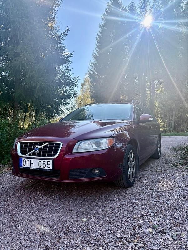Begagnad 2009 Volvo V70 Kombi | 46 950 kr (Bra pris) - Bild 1/4