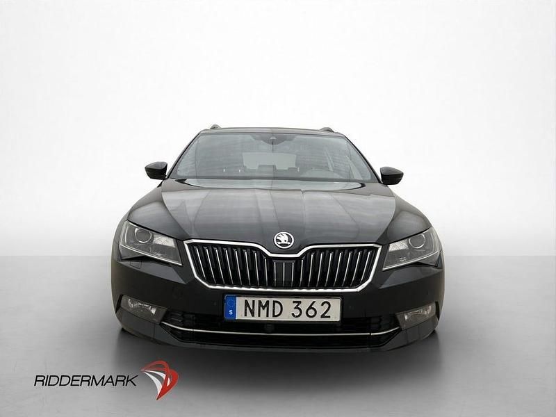 Begagnad Skoda Superb LAURIN & KLEMENT 190 HK (139 kW) 2018 Svart Kombi