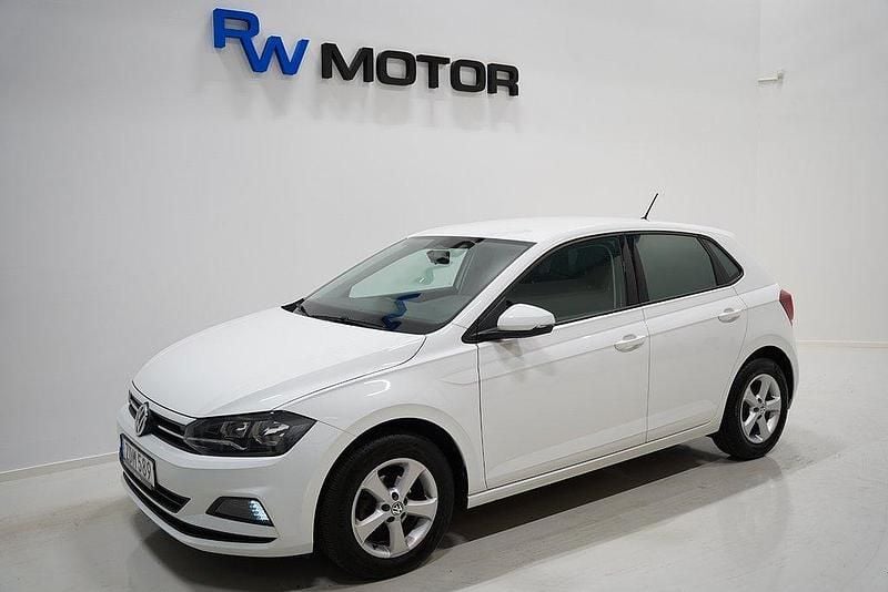 Vit Begagnad 2017 VW Polo Halvkombi | 114 800 kr (Marknadspris) - Bild 1/4