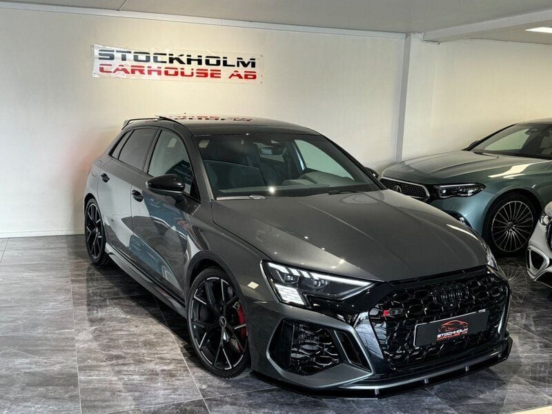 Begagnad 2024 Audi RS3 Sportback Halvkombi | 699 900 kr - Bild 1/4