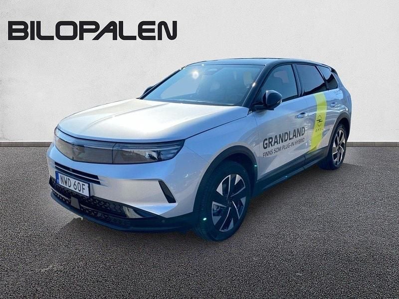 Grå (kristall silver /m/) Begagnad 2024 Opel Grandland X SUV | 414 900 kr (Marknadspris) - Bild 1/4
