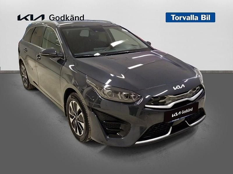 Begagnad Kia Ceed 105 HK (77 kW) 2024 Grå Halvkombi