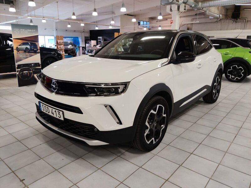 Vit Begagnad 2022 Opel Mokka Ultimate SUV | 239 000 kr (Marknadspris) - Bild 1/4