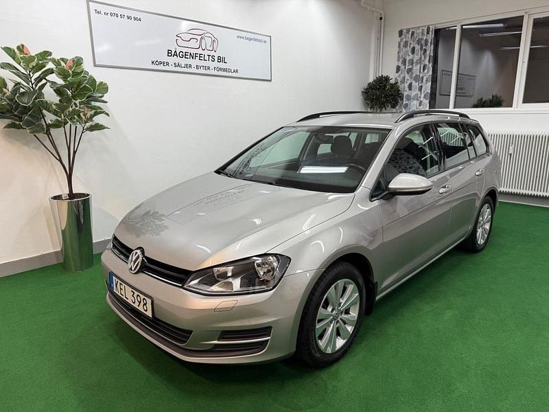 Silver (röd) Begagnad 2017 VW Golf VII Kombi | 110 900 kr (Bra pris) - Bild 1/4