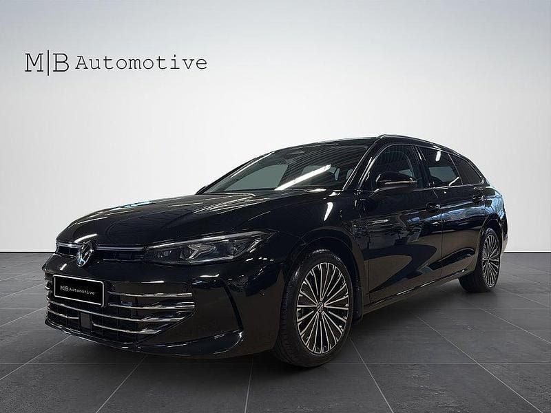 Svart Begagnad 2024 VW Passat Elegance Kombi | 469 900 kr - Bild 1/4