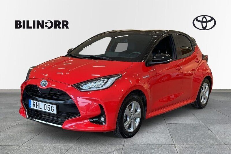 Svart Begagnad 2020 Toyota Yaris Hybrid Edition Halvkombi | 229 900 kr (Lite dyr) - Bild 1/4