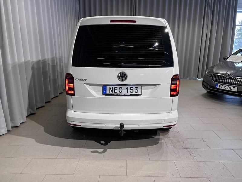 Begagnad VW Caddy 102 HK (75 kW) 2020 Vit Minibuss