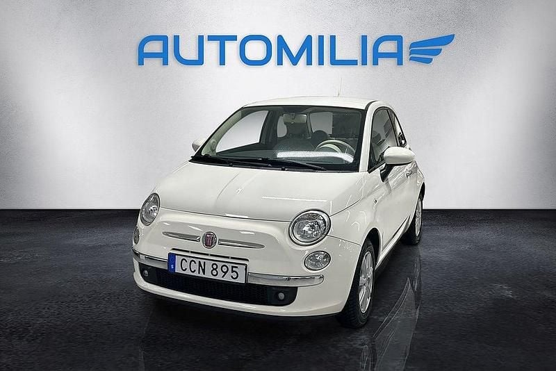 Vit Begagnad 2015 Fiat 500 Lounge Halvkombi | 69 900 kr (Marknadspris) - Bild 1/4