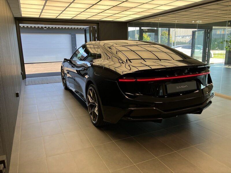 Begagnad Lotus Emeya 675 kW (918 HK) 2024 Svart (black) Halvkombi