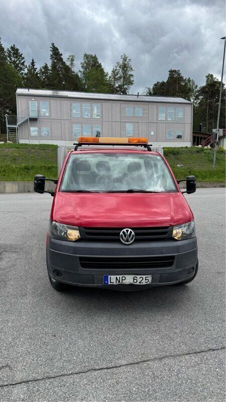 Röd Begagnad 2011 VW T5 Van | 85 000 kr (Bra pris) - Bild 1/4