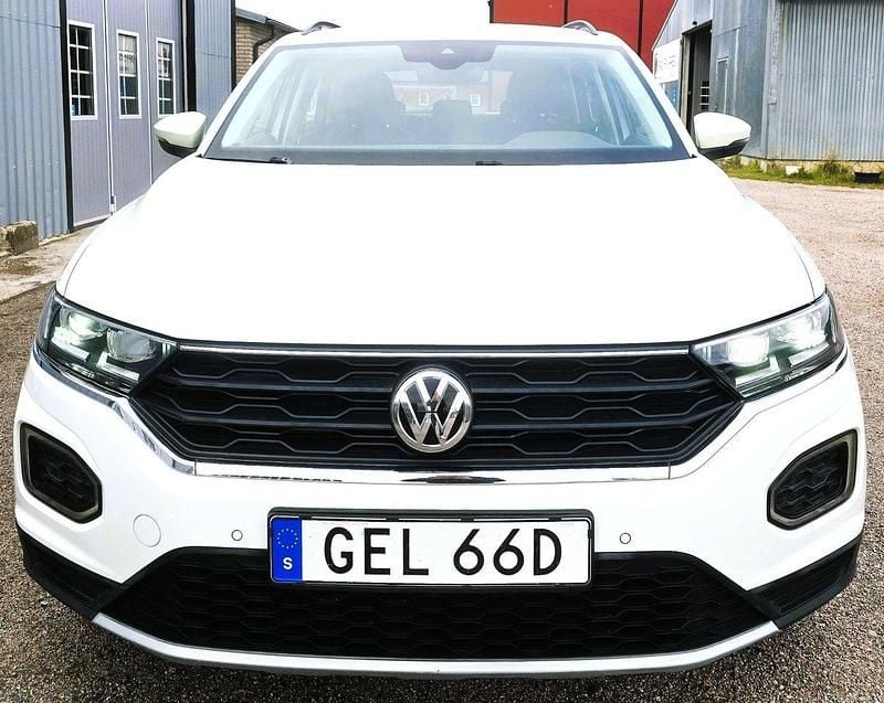 Vit Begagnad 2020 VW T-Roc SUV | 189 500 kr (Superpris) - Bild 1/4