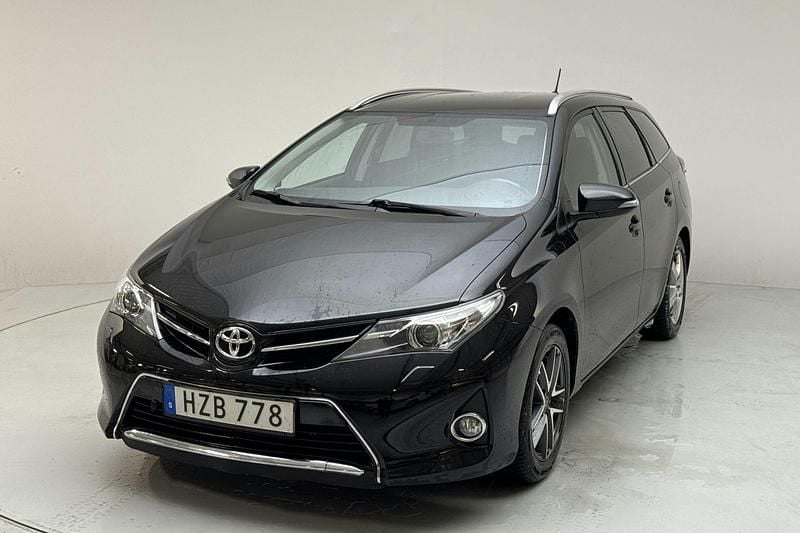 Svart Begagnad 2015 Toyota Auris Kombi | 156 000 kr (Lite dyr) - Bild 1/4
