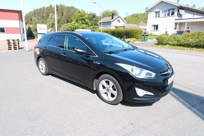 Svart Begagnad 2012 Hyundai i40 Kombi | 69 900 kr (Bra pris) - Bild 1/4