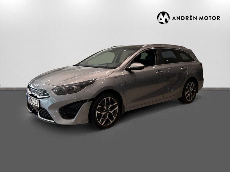Grå (dark penta metal) Begagnad 2022 Kia Ceed 2 Kombi | 239 900 kr (Bra pris) - Bild 1/4