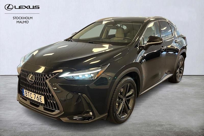 Svart Begagnad 2024 Lexus NX450h+ SUV | 629 000 kr - Bild 1/4