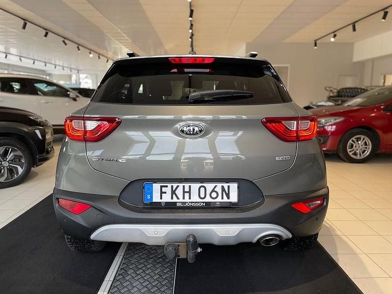 Begagnad Kia Stonic Advance 120 HK (88 kW) 2020 Grön SUV