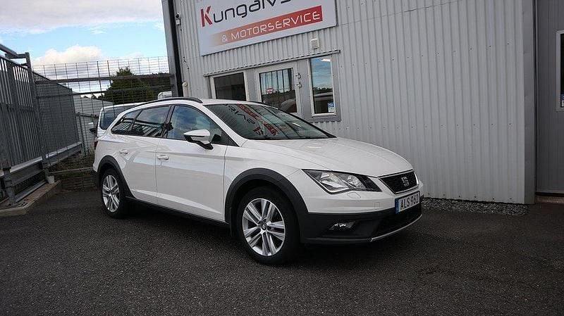 Vit Begagnad 2018 Seat Leon X-Perience Kombi | 124 500 kr (Bra pris) - Bild 1/4