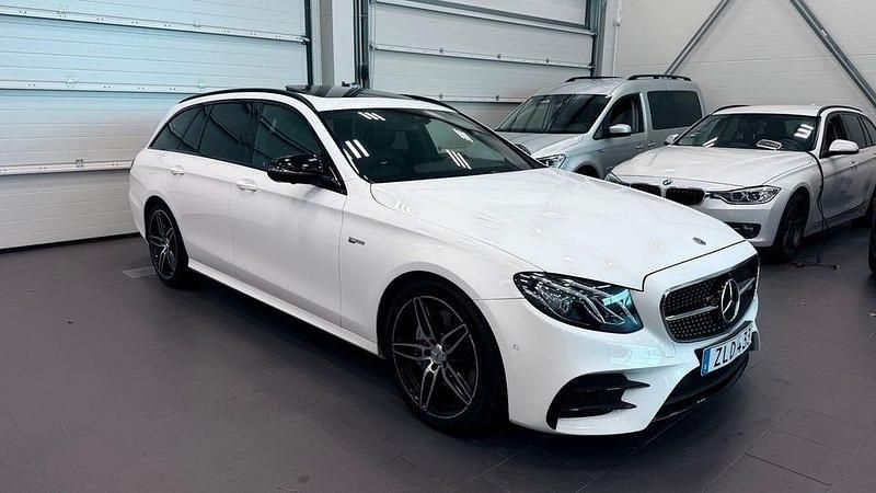 Vit Begagnad 2017 Mercedes E43 AMG AMG Sedan | 379 000 kr - Bild 1/4