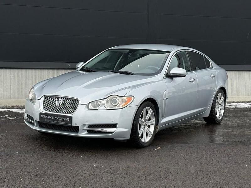 Begagnad Jaguar XF 241 HK (177 kW) 2010 Grå Sedan