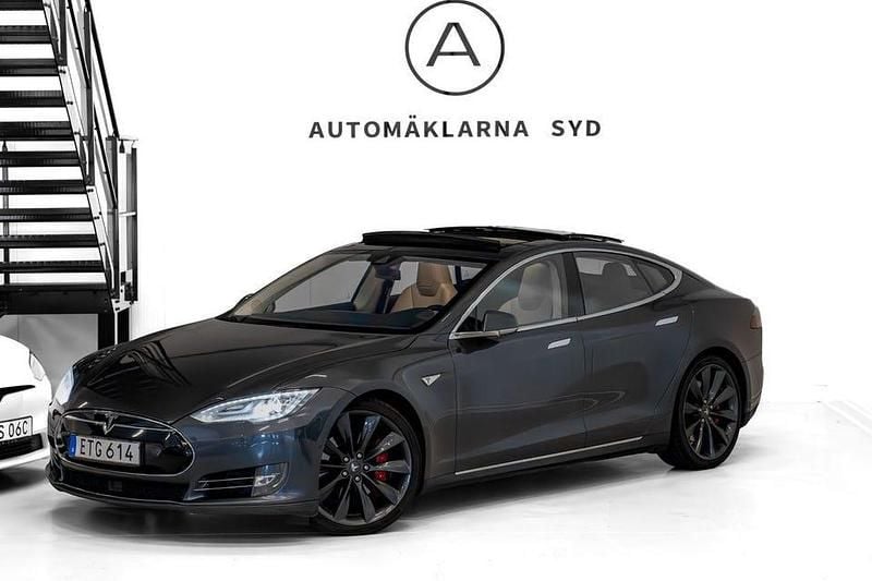 Begagnad Tesla Model S 375 kW (511 HK) 2015 Grå Halvkombi