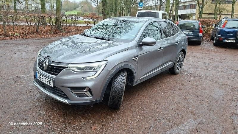 Metallic Begagnad 2021 Renault Arkana SUV | 215 000 kr (Marknadspris) - Bild 1/4