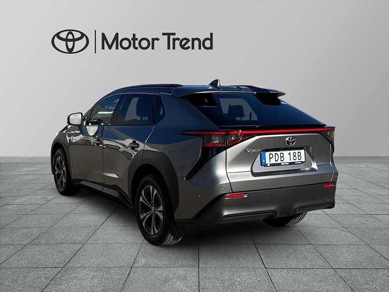 Begagnad Toyota bZ4X Executive 152 kW (207 HK) 2024 Silver SUV