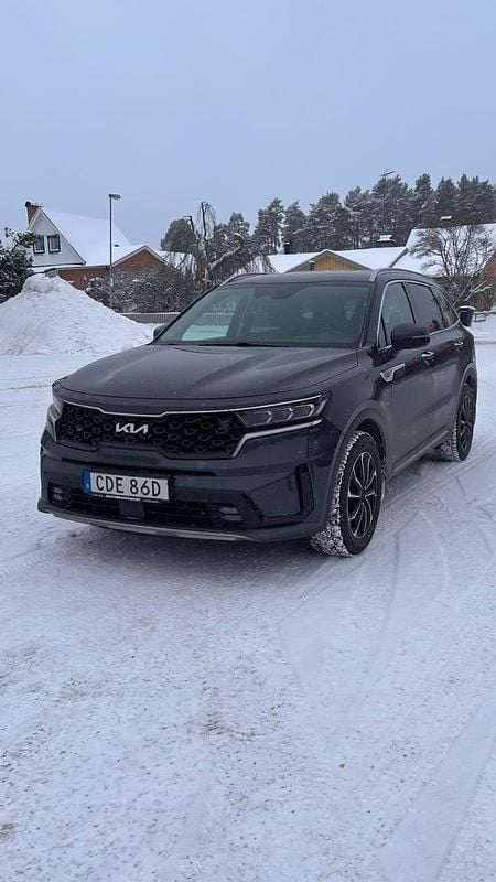 Begagnad 2023 Kia Sorento SUV | 455 000 kr (Marknadspris) - Bild 1/4