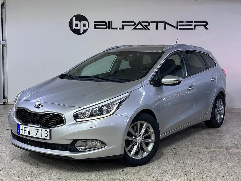 Grå Begagnad 2012 Kia Ceed Sportswagon Comfort Kombi | 64 900 kr (Marknadspris) - Bild 1/4