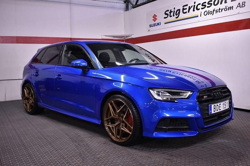 Blå Begagnad 2018 Audi S3 Sportback Halvkombi | 319 500 kr (Bra pris) - Bild 1/4