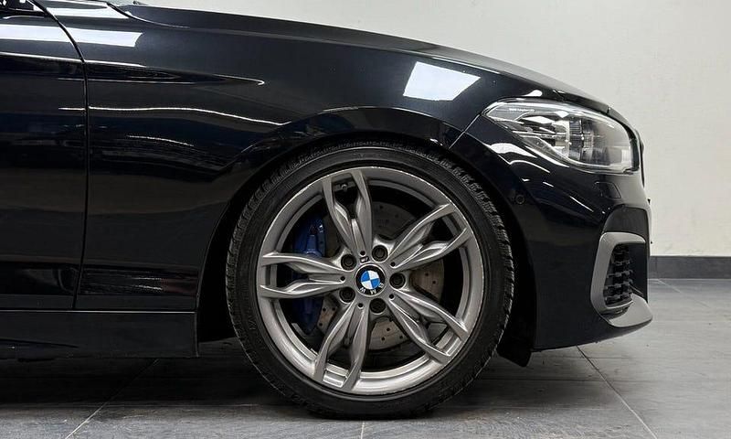 Begagnad BMW M135 326 HK (239 kW) 2015 Svart Halvkombi