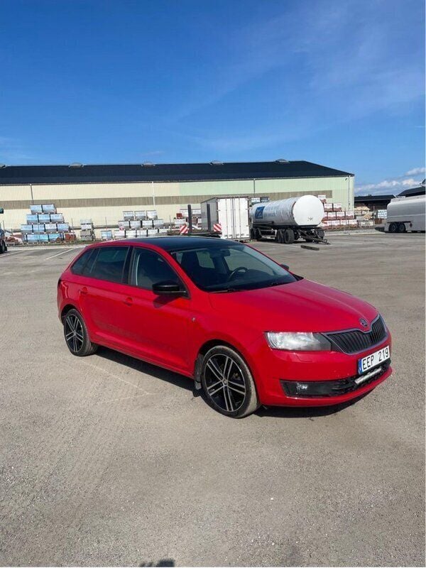 Röd Begagnad 2014 Skoda Rapid Style Halvkombi | 79 000 kr (Bra pris) - Bild 1/4
