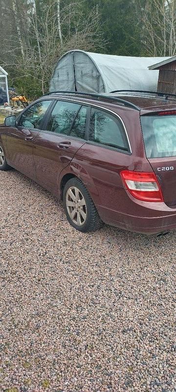 Begagnad Mercedes C200 Classic 136 HK (100 kW) 2008 Röd Kombi