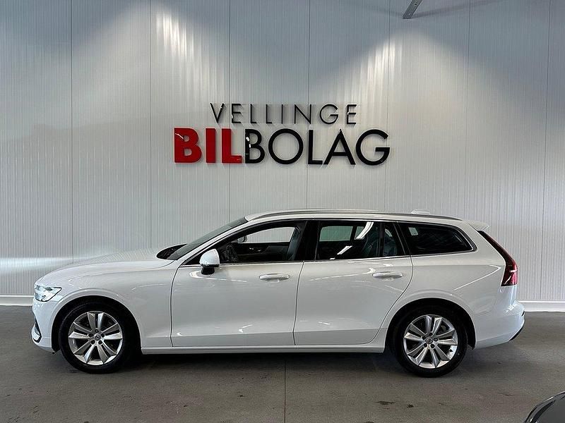 Vit Begagnad 2018 Volvo V60 Momentum Kombi | 199 500 kr (Marknadspris) - Bild 1/4