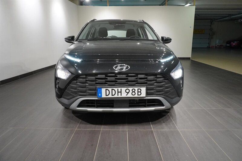 Svart Begagnad 2022 Hyundai Bayon Essential SUV | 209 900 kr (Marknadspris) - Bild 1/4