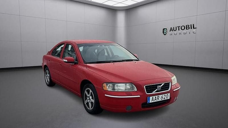 Begagnad Volvo S60 141 HK (103 kW) 2006 Röd Sedan