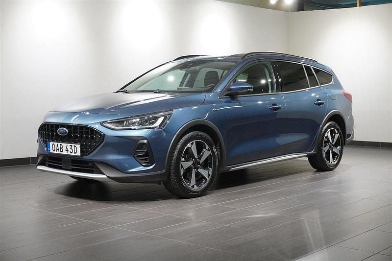 Blå Begagnad 2022 Ford Focus Active Kombi | 189 800 kr (Superpris) - Bild 1/4