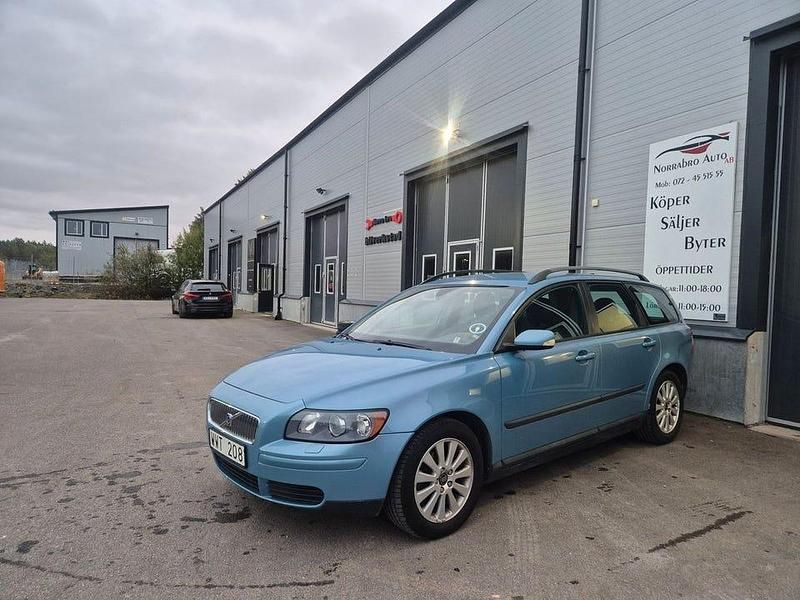 Begagnad Volvo V50 140 HK (102 kW) 2005 Blå Kombi