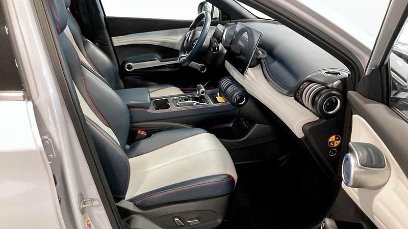 Begagnad BYD Atto 3 Design 150 kW (204 HK) 2022 Vit SUV