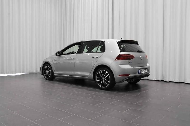 Begagnad VW Golf VII GTE 150 HK (110 kW) 2020 Silver Kombi