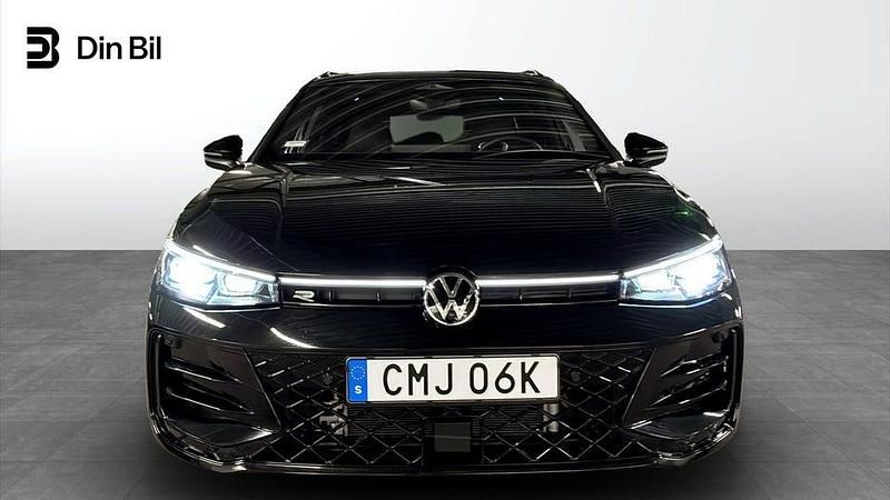 Begagnad VW Passat R-line 177 HK (130 kW) 2025 Svart Kombi