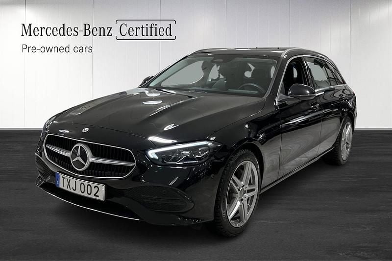 Svart Begagnad 2022 Mercedes C300e Avantgarde Kombi | 359 900 kr (Superpris) - Bild 1/4